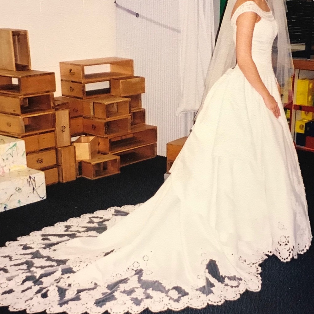 🌺🌺Bridal Gown with Headpiece🌺🌺